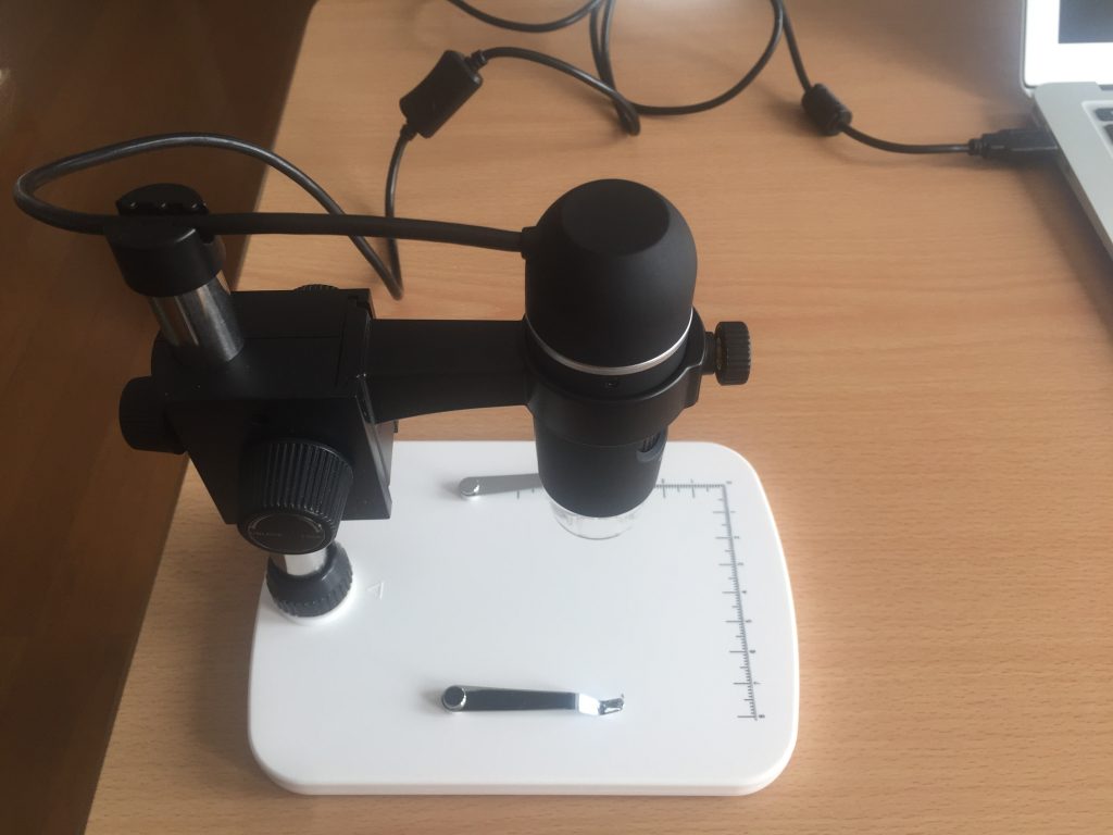 組み立てたデジタル顕微鏡
