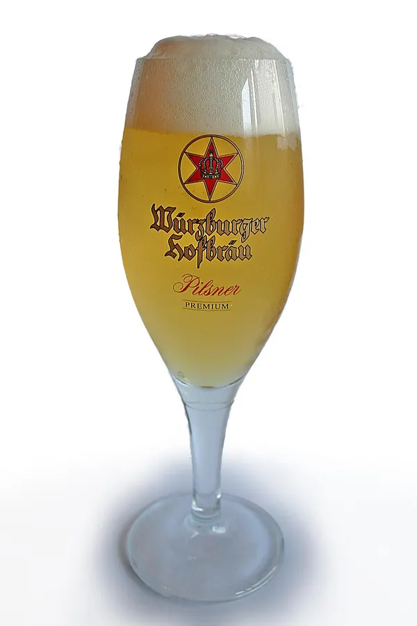 グラスに注いだビール